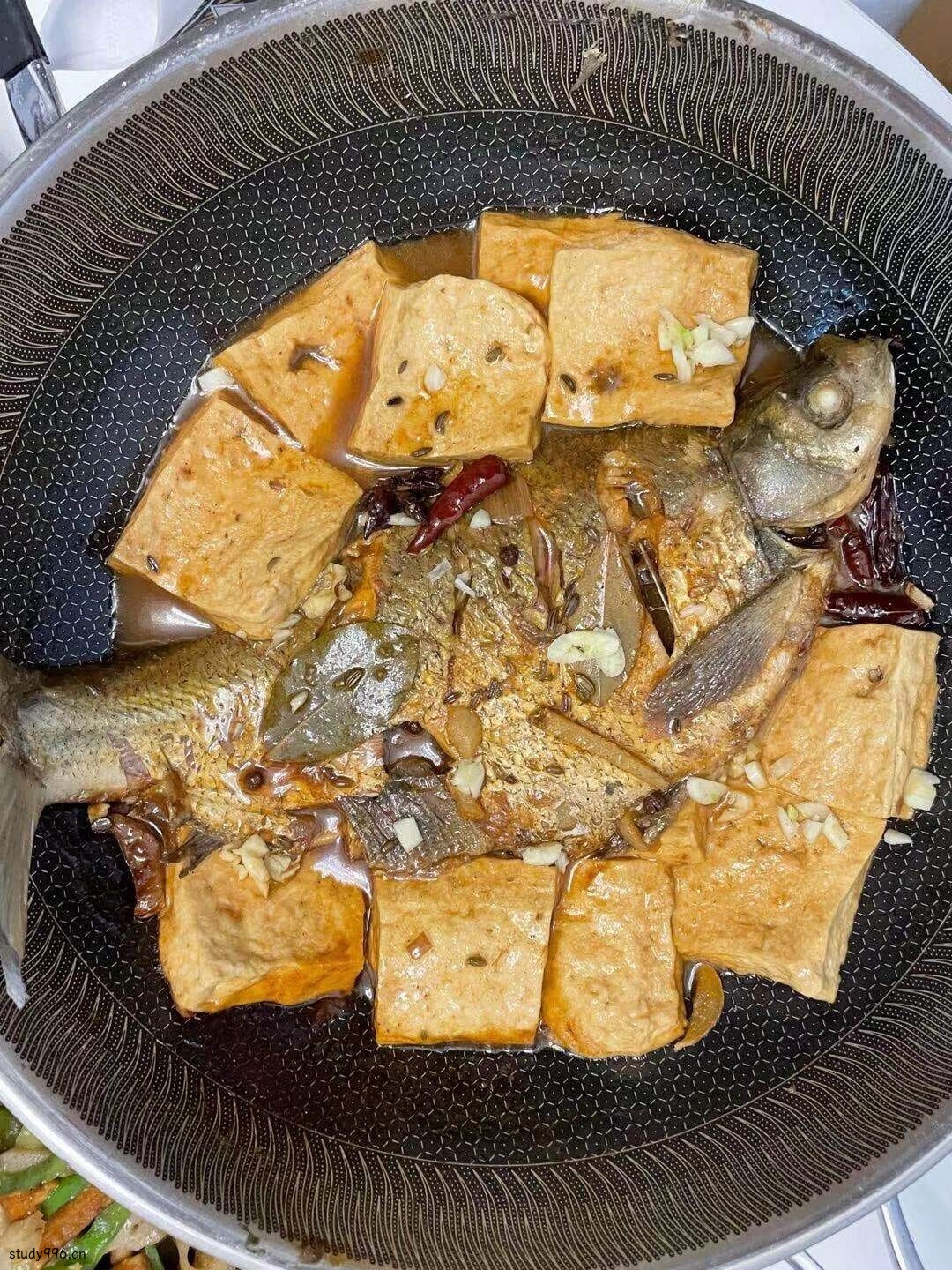 8️⃣ 鳊鱼炖豆腐